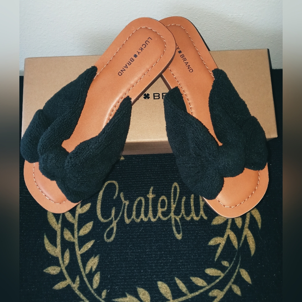 NIB Lucky Brand Terry Cloth Flats
